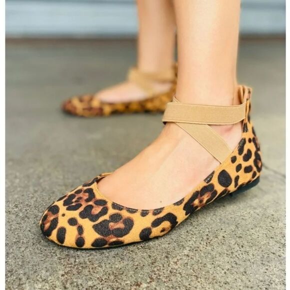 Bella Marie Womens Elastic Strap Ballerina Flats in Leopard Size 8 - Picture 1 of 8